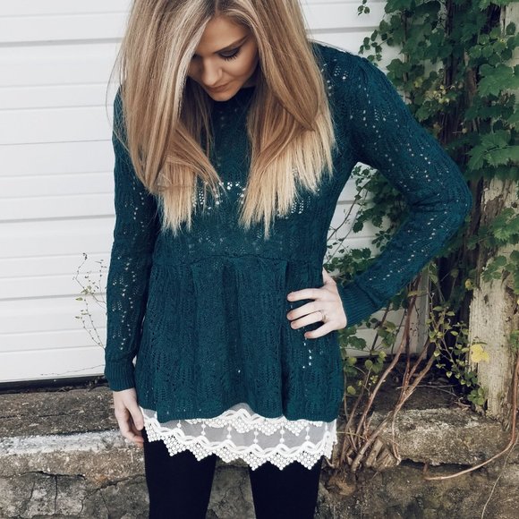 Pointed Lace Top Extender - Picture 1 of 2